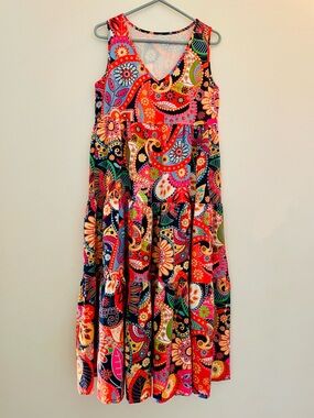 V-Neck Paisley Tiered Maxi Dress in Multicolor